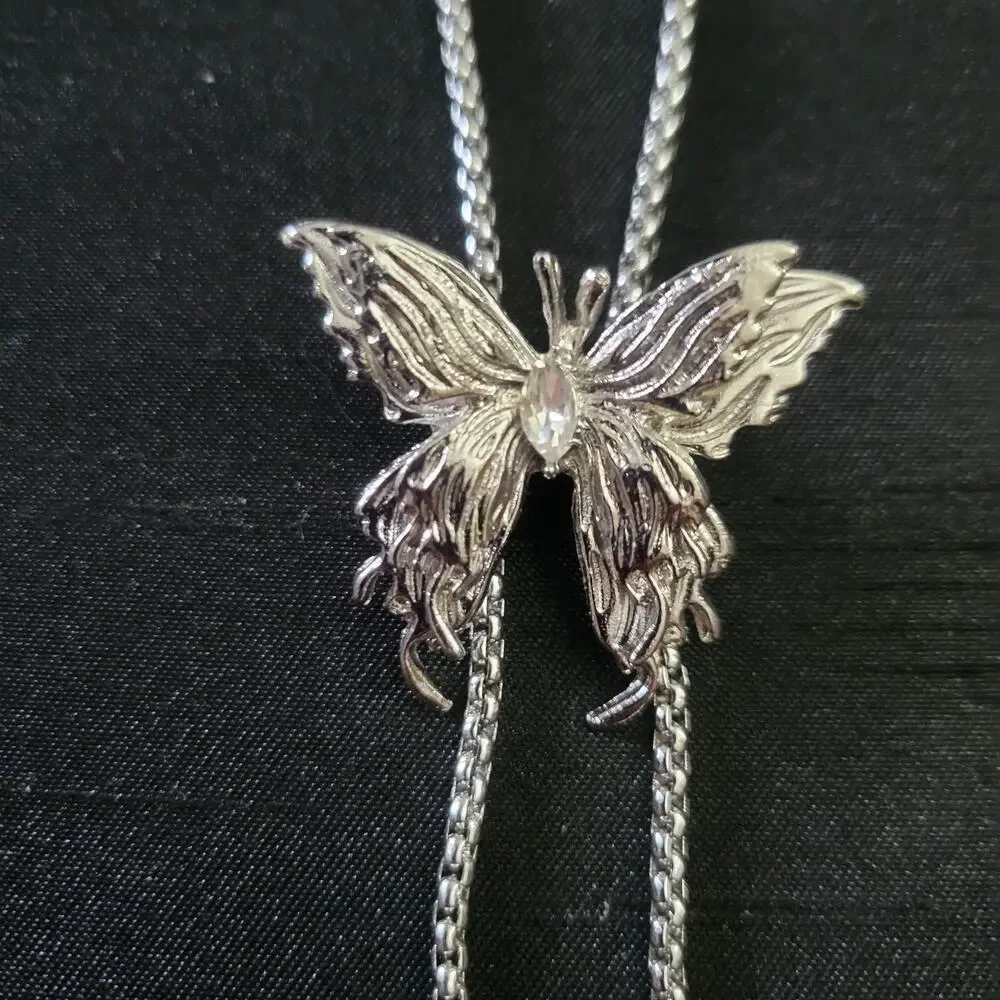 N/A butterfly bolo